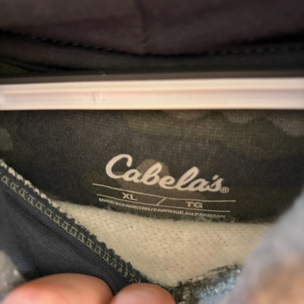 Cabelas Camo Hoodie Cowboy - Picture 3 of 4